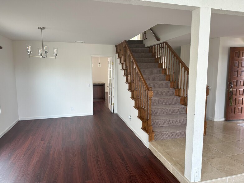 Building Photo - 2353 Littleton Cir
