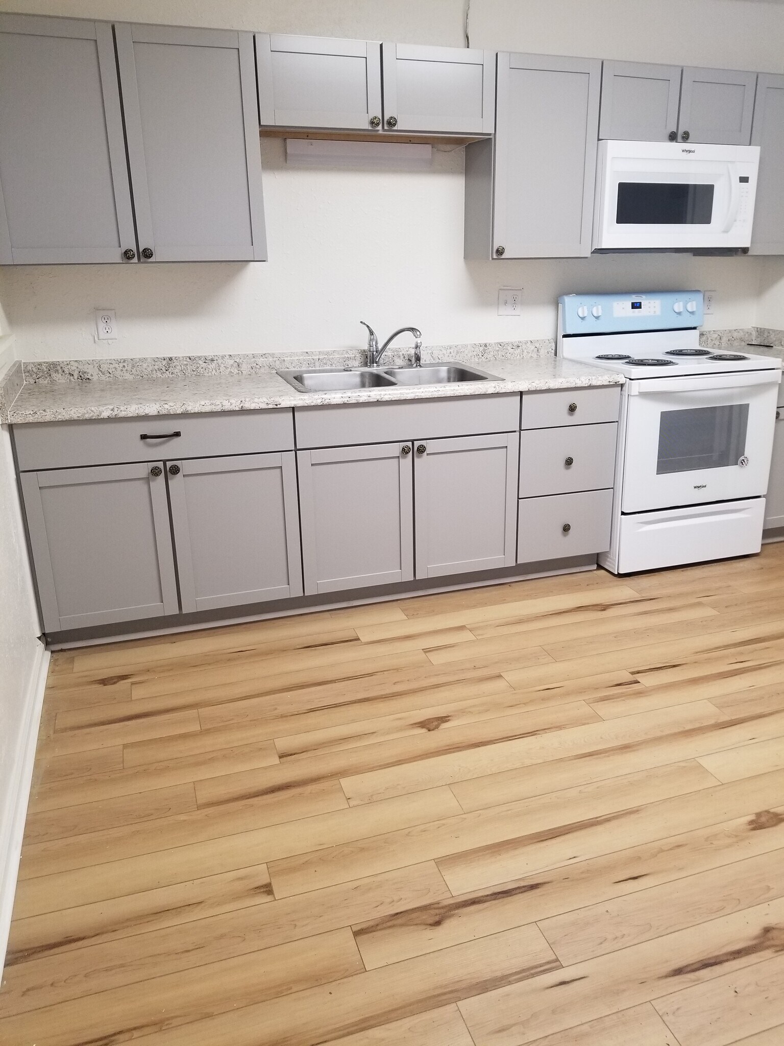 Building Photo - 419 Ann St