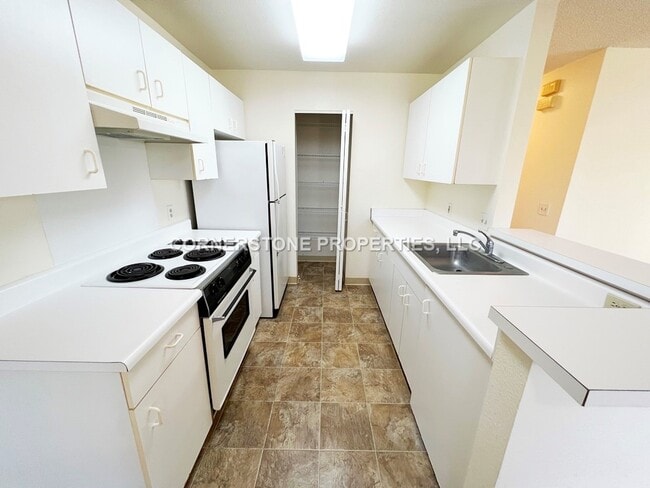 Building Photo - 94-638-533 Lumiaina St
