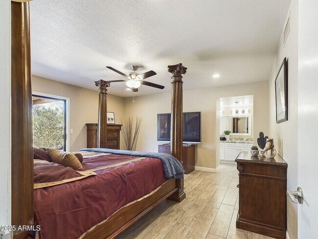 Building Photo - 14679 Love Ct