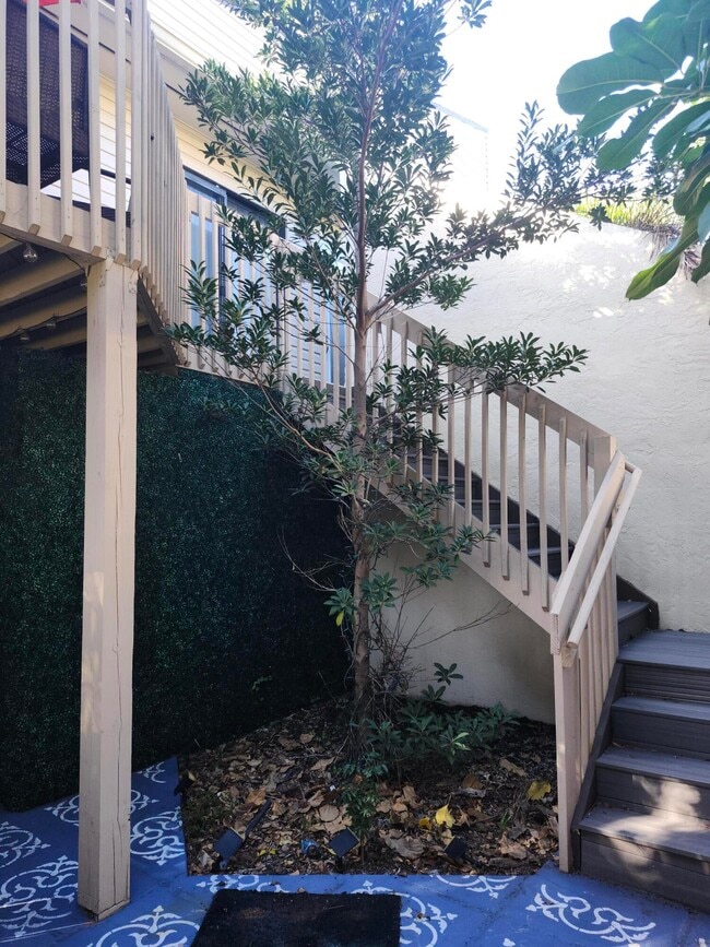 Building Photo - 600 Executive Center Dr