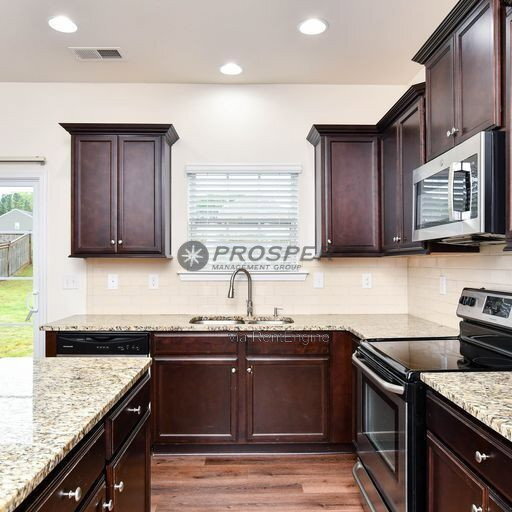 Building Photo - 248 Elmhaven Dr
