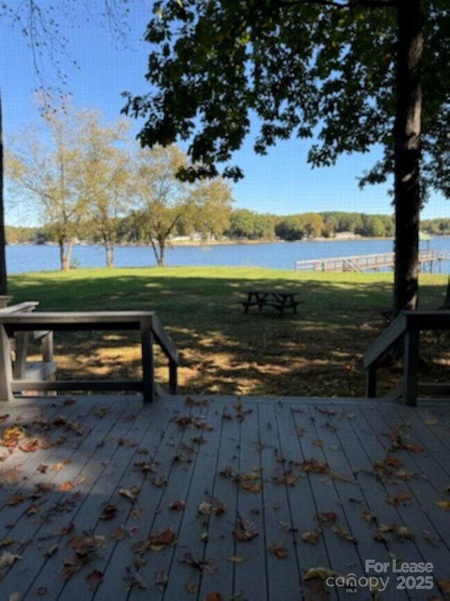 Building Photo - 189 Patternote Rd