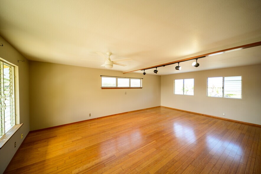 Building Photo - 148 Hoomoku Street