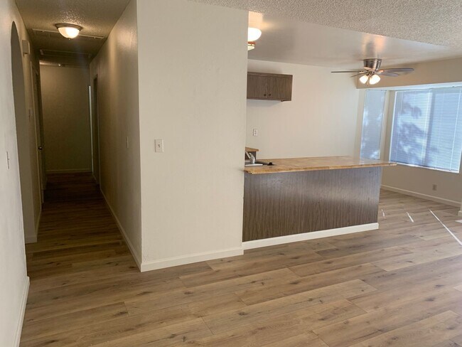 Building Photo - Fairfield Home Near Travis AFB & Laurel Cr...