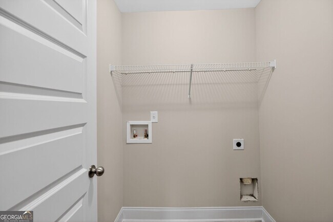 Building Photo - 5845 Garden Cir