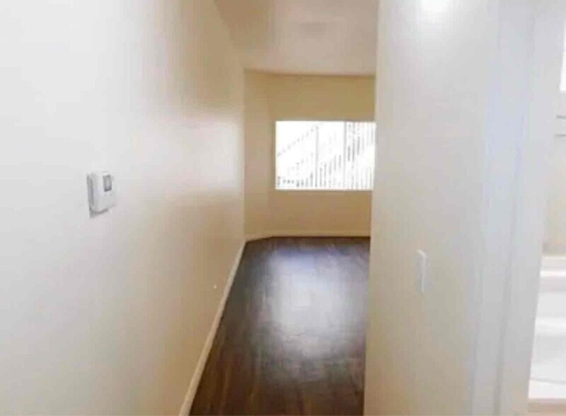 Building Photo - 14805 Magnolia Blvd