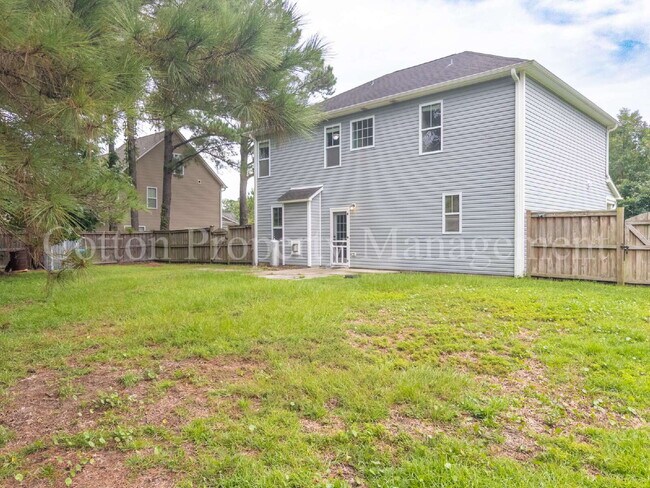 Building Photo - 110 Roughleaf Trail