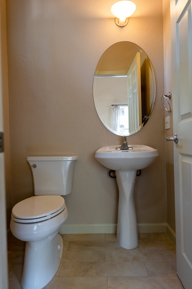 Building Photo - 1327 Auzerais Ave