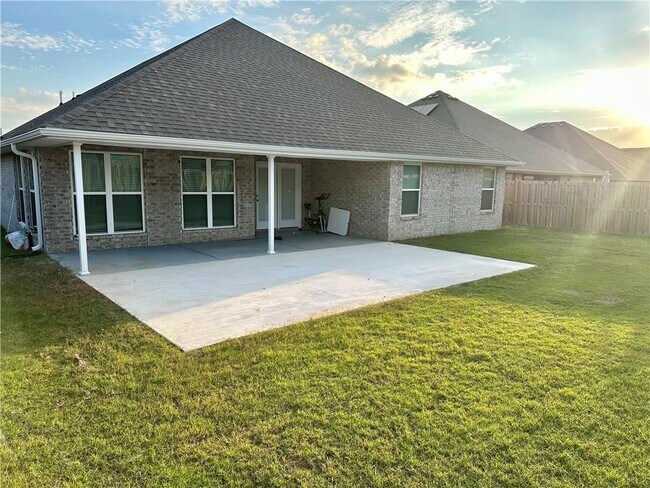 Building Photo - 941 Sundance Ln