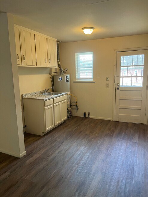 Building Photo - 1364 Gormans Ln