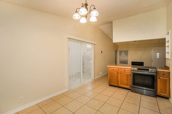 Building Photo - 10059 Birch Field Dr