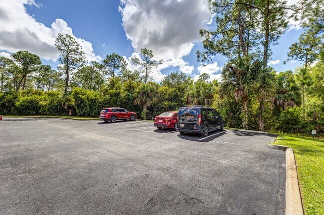 Building Photo - ** IBIS CLUB ** 3 BED / 2 BATH - CONDO - GATED COMMUNITY - SMALL PET OK! - ANNUAL RENTAL