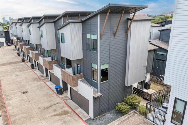 Building Photo - 3505 Charlotte Rose Drive