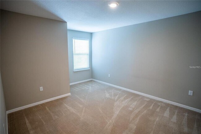 Building Photo - 131 Primrose Dr