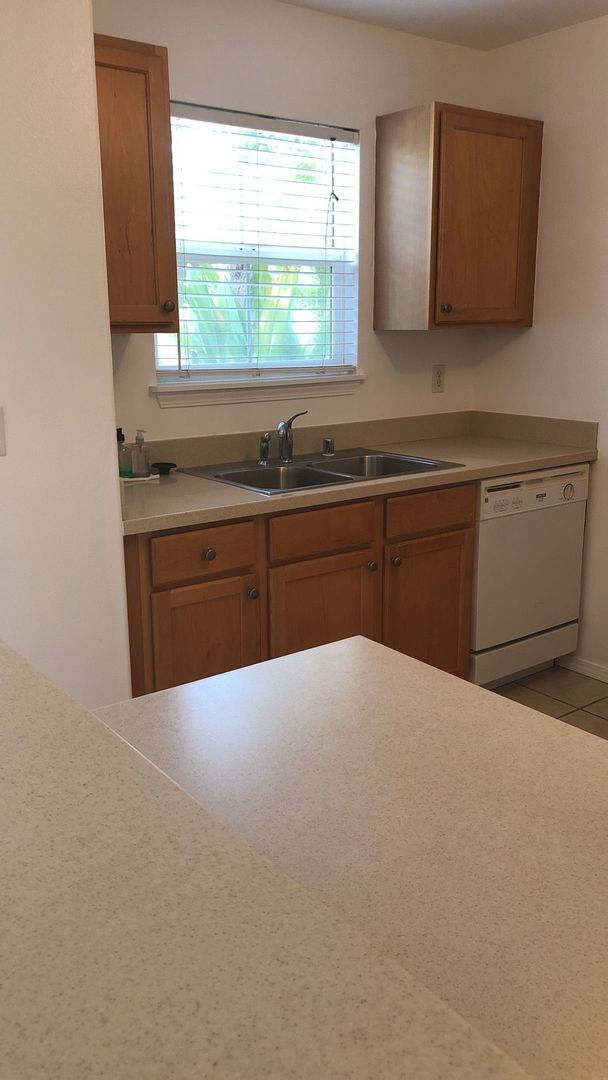 Building Photo - Highly Desirable Villas at Kenolio Ground Floor Corner Unit Available 5/1/26