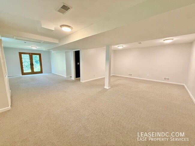 Building Photo - 4439 Springdale St NW