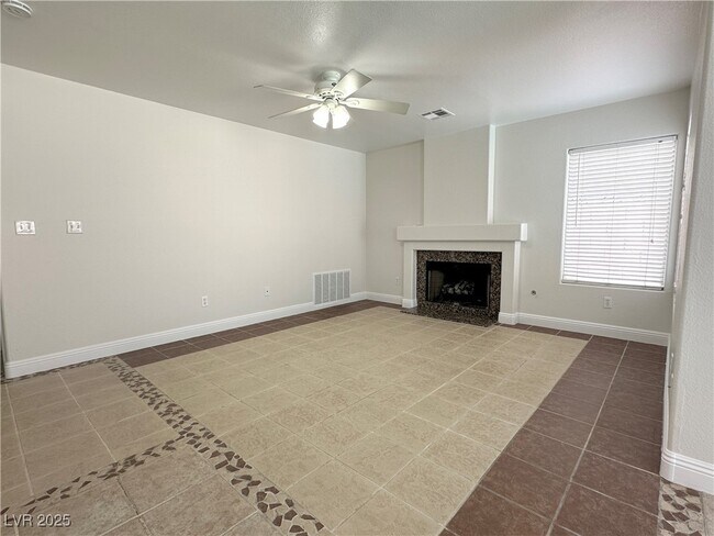 Building Photo - 7604 Cruz B