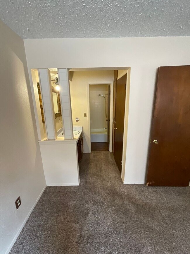 Building Photo - 113 Sasser Dr