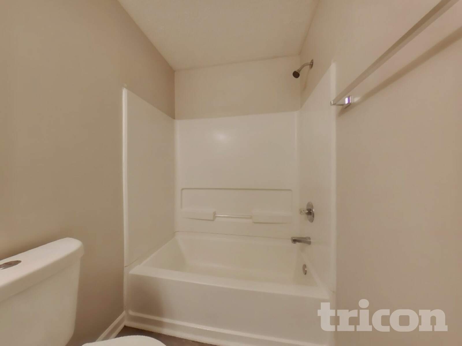 Building Photo - 204 Arbor Creek Dr