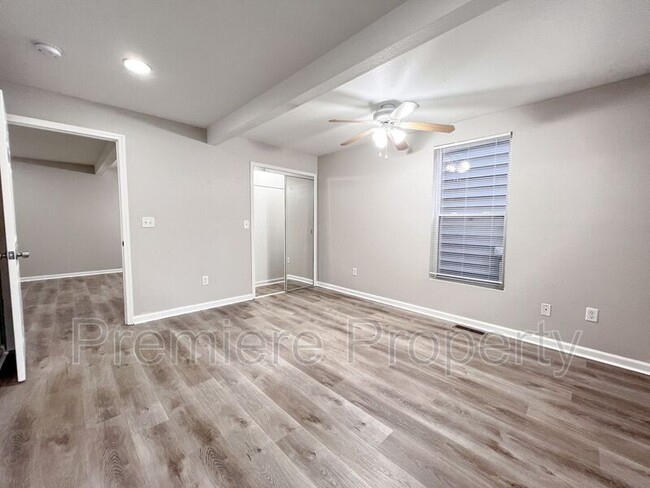 Building Photo - 534 Forest Ave