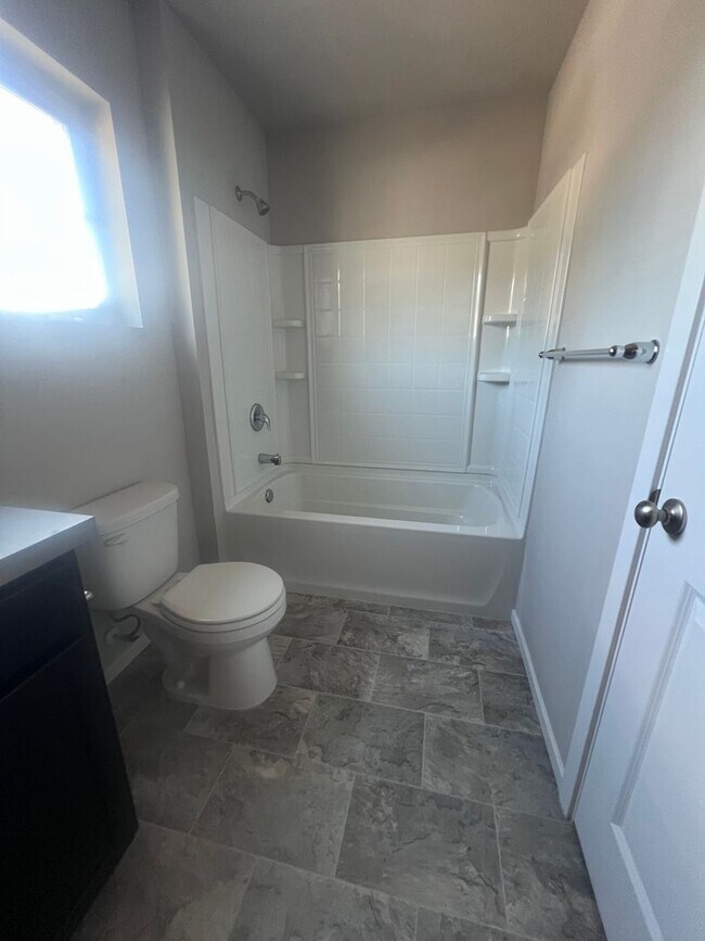 Building Photo - Bremerton Townhouse in Illahee Springs for...