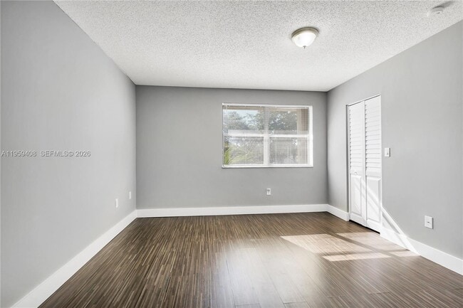 Building Photo - 10639 SW 113th Pl