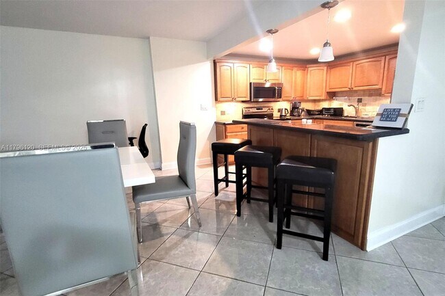 Building Photo - 2101 S Ocean Dr