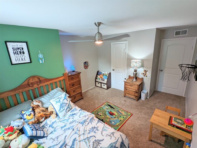 Building Photo - 13374 Trail Hollow Dr