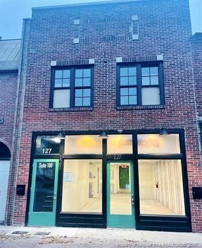 Primary Photo - 127 Person St