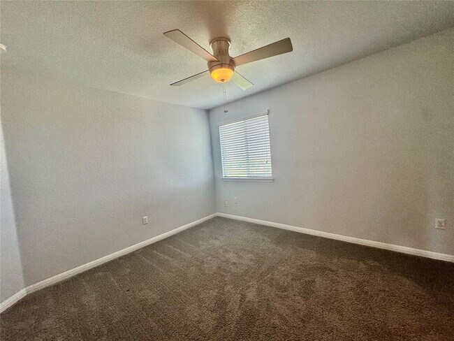 Building Photo - 372 Kingfisher Ln