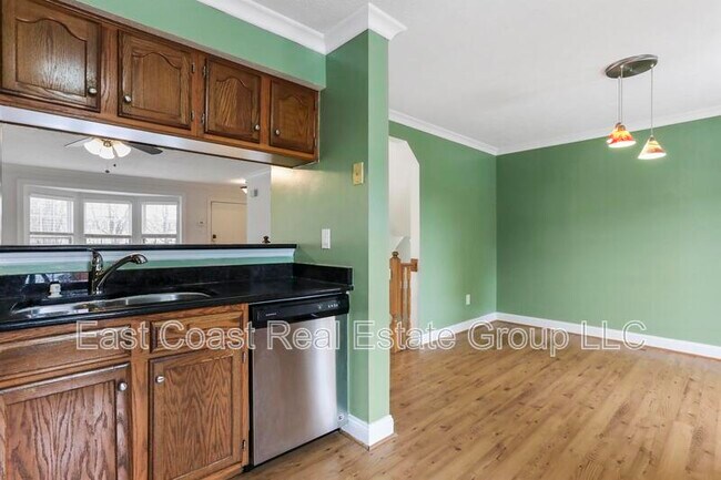 Building Photo - 5257 Earles Ct