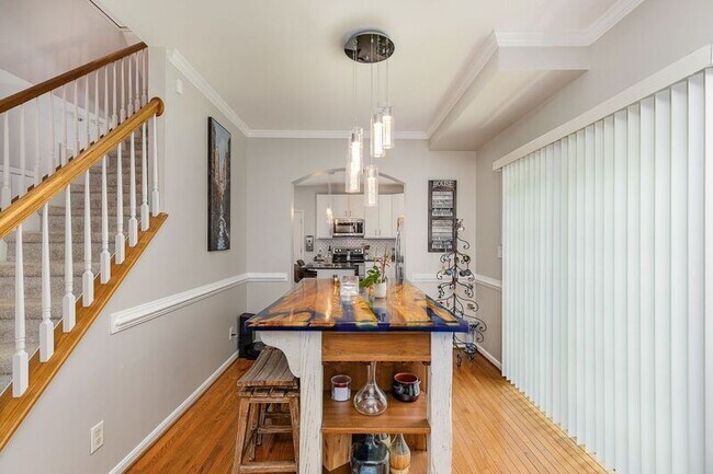 Building Photo - 11814 Gardenia Dr
