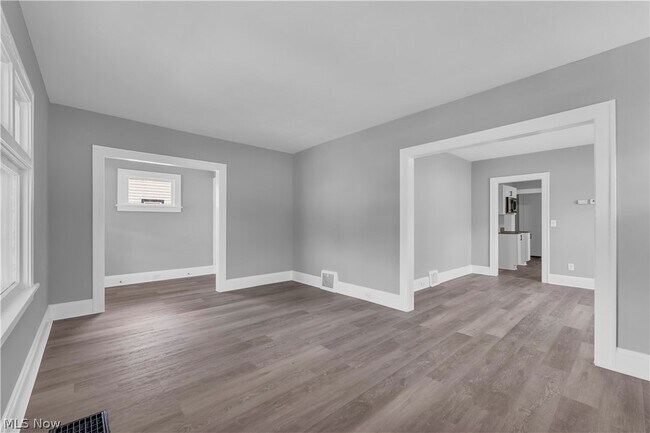Building Photo - 13722 Saybrook Ave