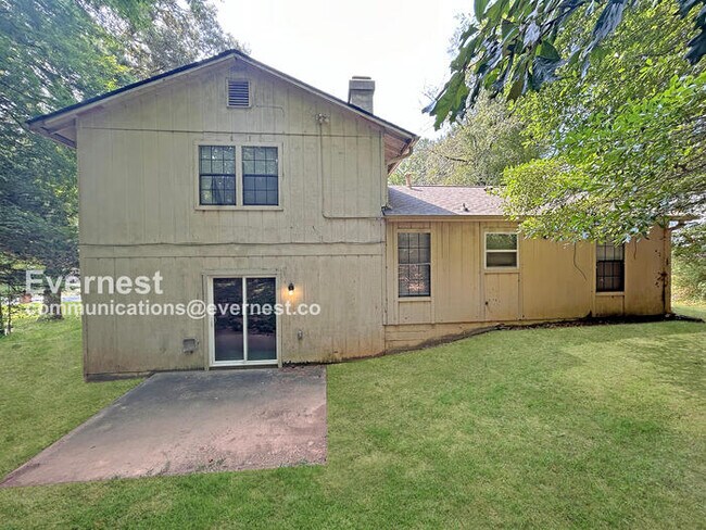 Building Photo - Beautiful 3-Bedroom Home with Garage / Pet...