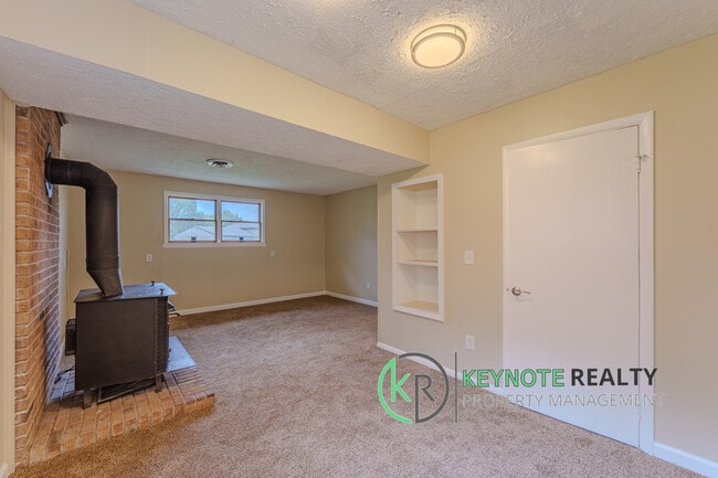 Building Photo - 1467 Hazelgrove Dr