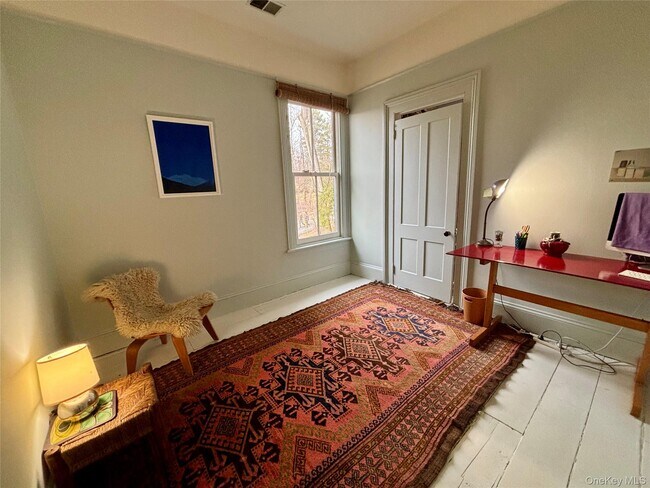 Building Photo - 225 Barrytown Rd