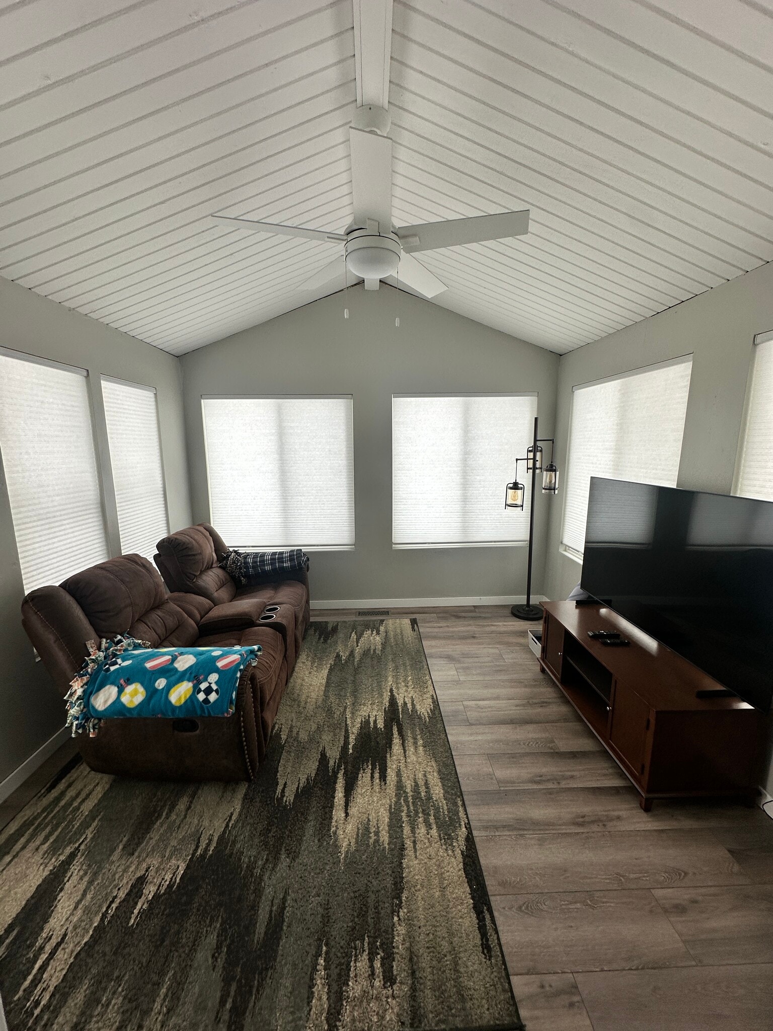 Sunroom - 75 Elm Ridge Ct