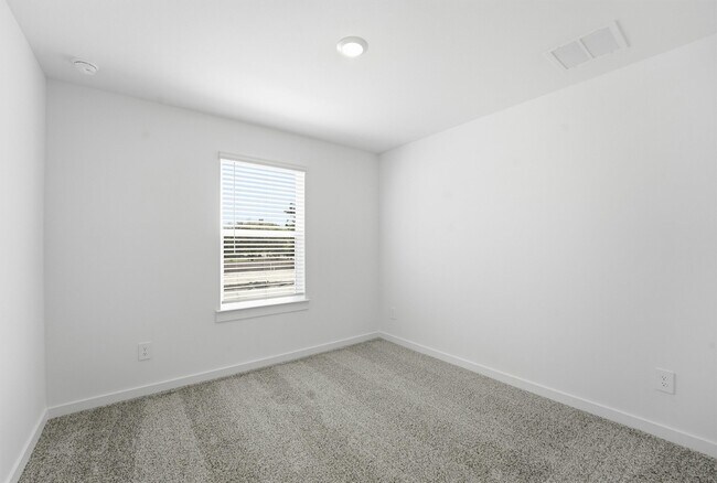 Building Photo - 963 Mansfield St