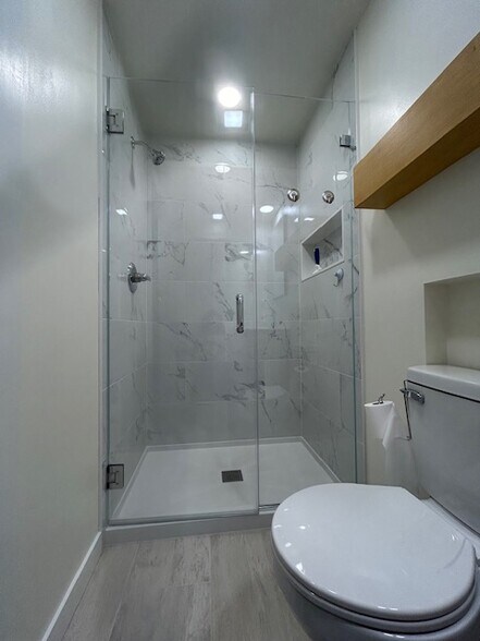 Building Photo - 178 Henry St