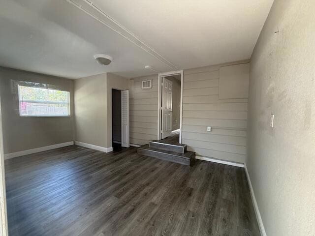 Building Photo - 400 Metcalf Ct
