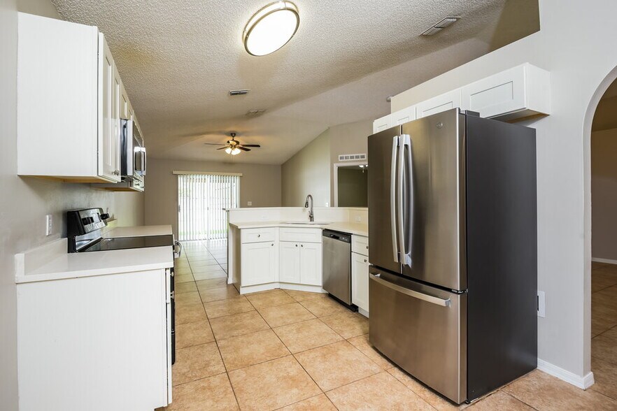 Building Photo - 16844 Cornerwood Dr