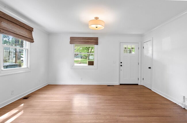 Building Photo - 806 Washington Ave