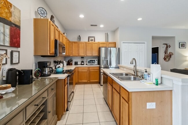 Building Photo - 163 Tigerlily Ct