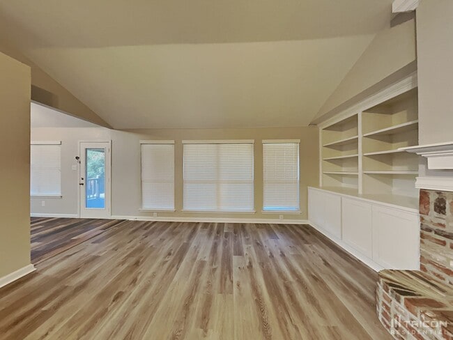 Building Photo - 401 Rustic Grove Ln