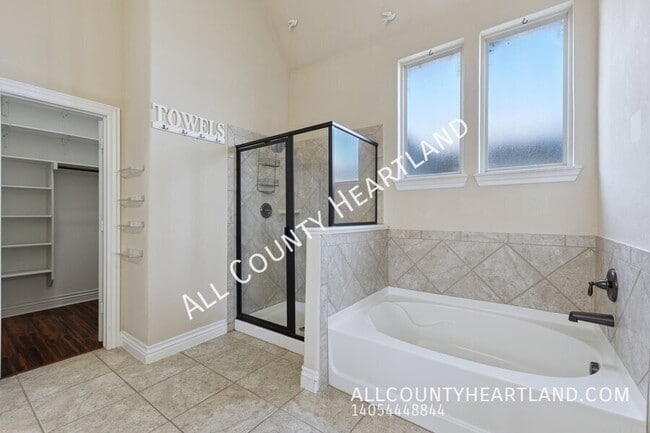 Building Photo - 1403 Zachary Ln