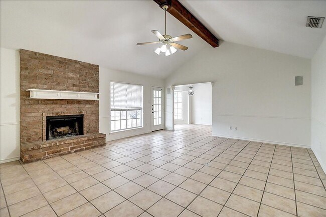 Building Photo - 6405 Clairfield St