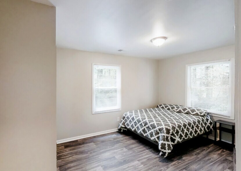 Building Photo - 149 Harlan Rd SW