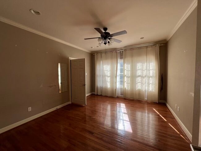 Building Photo - 5511 Val Verde St