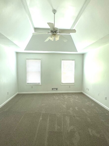 Building Photo - 45 Spring Forest Ct